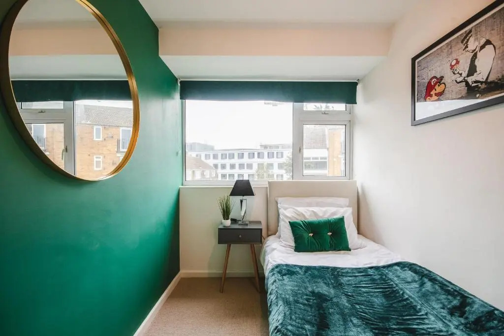 THE QUINTON - LONG STAY OFFER - FREE Parking