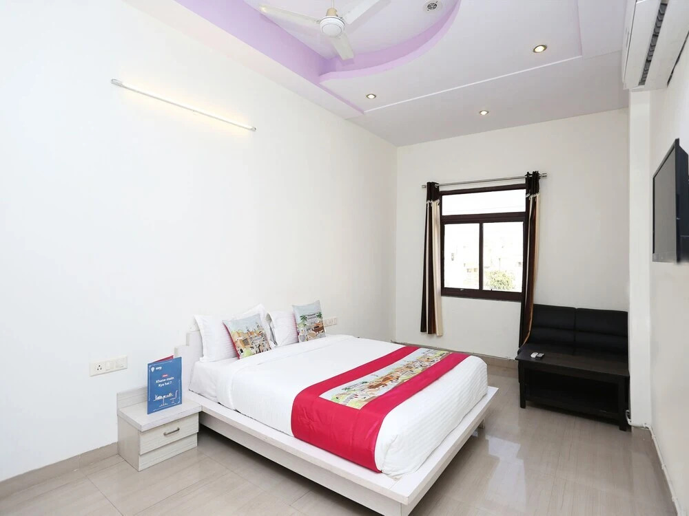 OYO 9955 Hotel Swaruchi Palace