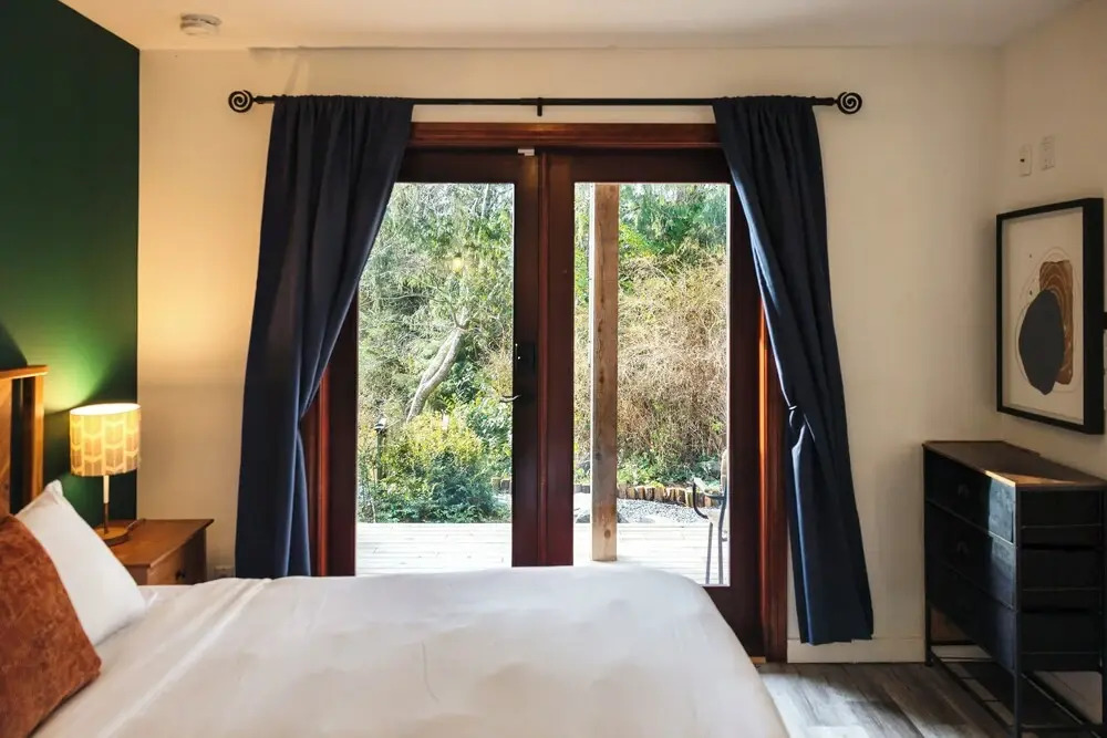 Secluded Oceanfront - Upstairs