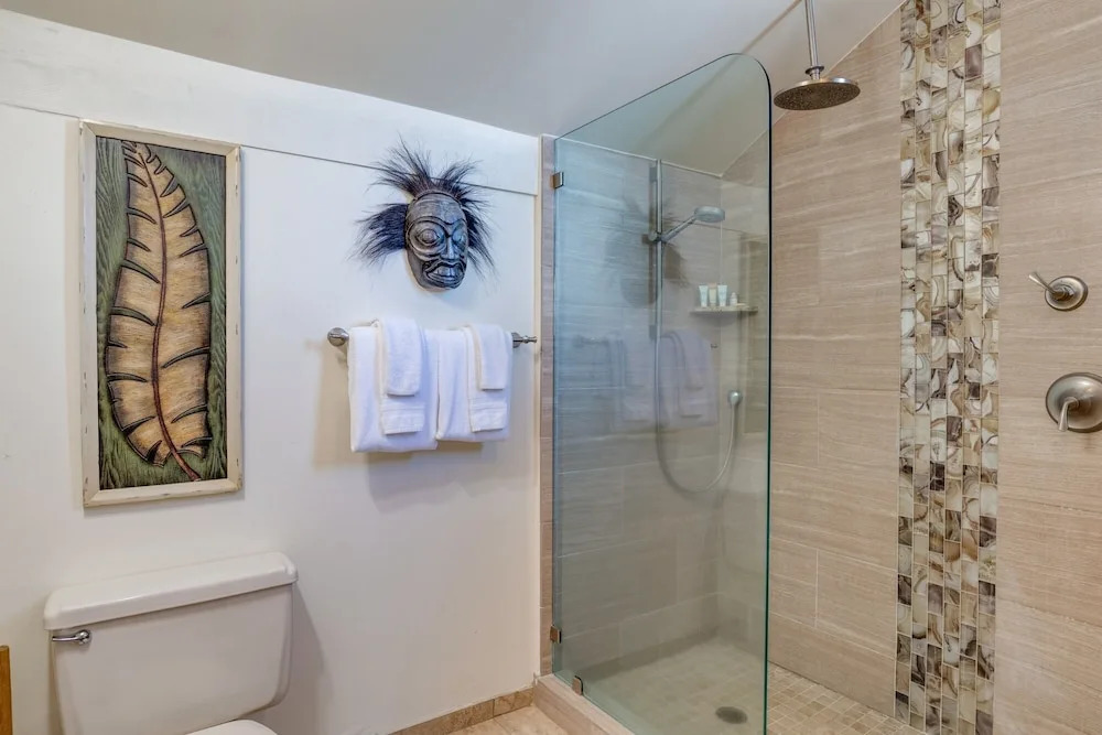 Kahana Outrigger #2b1 3 Bedroom Condo by RedAwning