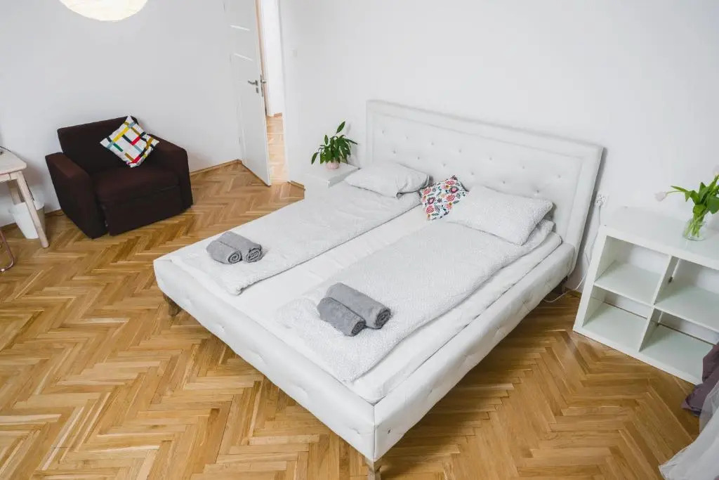Charming Local Apartment In The City Center