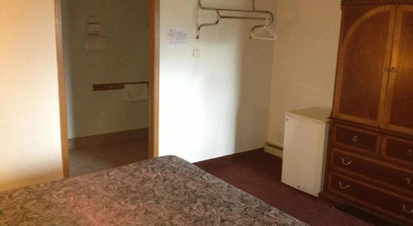 Embassy Motel - Franklin