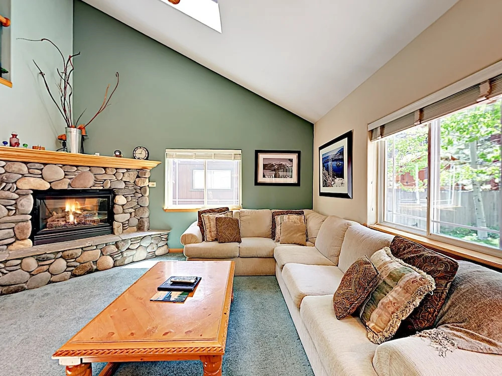 New Listing! Spacious Lake W/ 2 Fireplaces 4 Bedroom Home