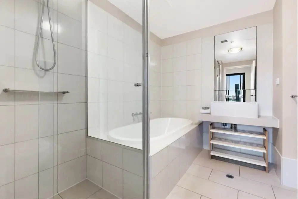 Impeccably Chic 2-bed With Views & Fab Amenities