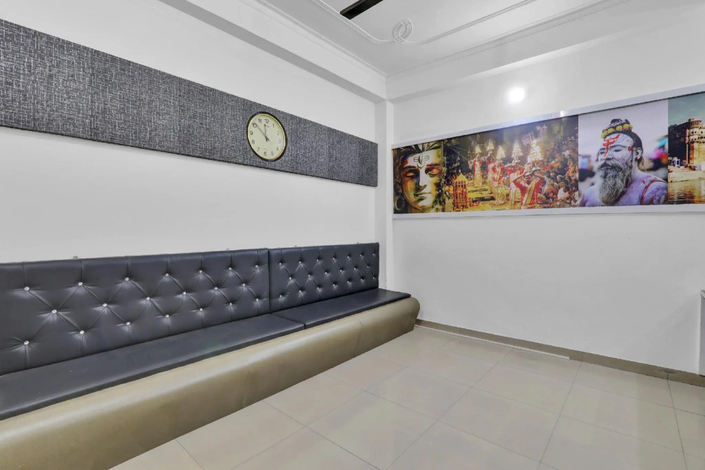OYO 82070 Rudra Guest House