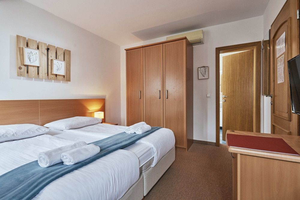 Rooms & Restaurant Ostarija