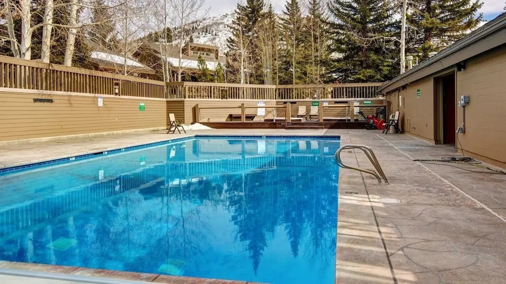 1791 Lakeside Getaway At Deer Valley! Outdoor Heated Pool & Hot Tubs! 2 Bedroom Condo by RedAwning