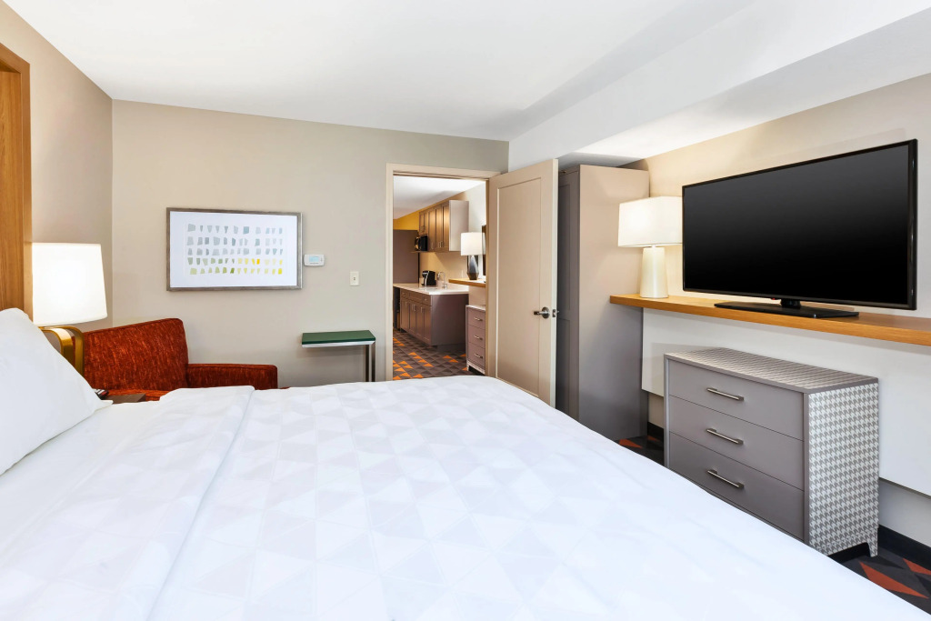 Holiday Inn & Suites - Toledo Southwest - Perrysburg by IHG