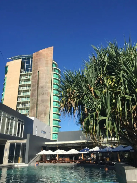 Upmarket Apartment at Beach