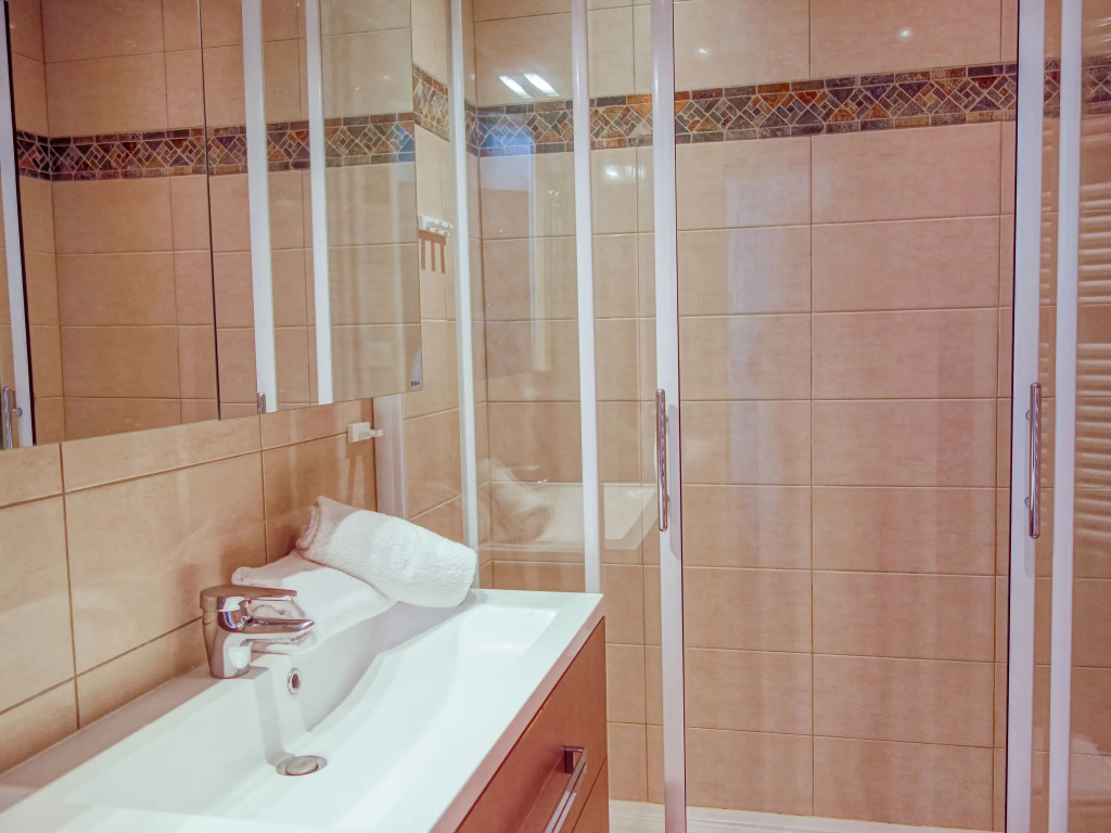 Studio Les Moutières B1 et B2 - Val Claret-8 by Interhome