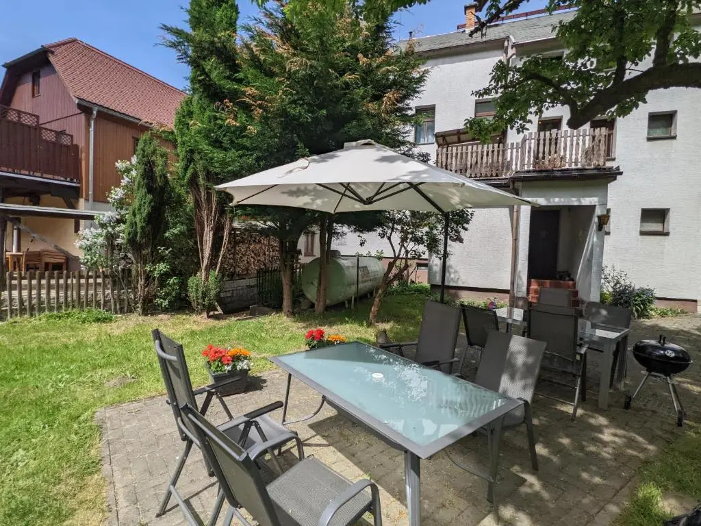 Helle gemütliche Wohnung mit Terrasse und Pool - H2