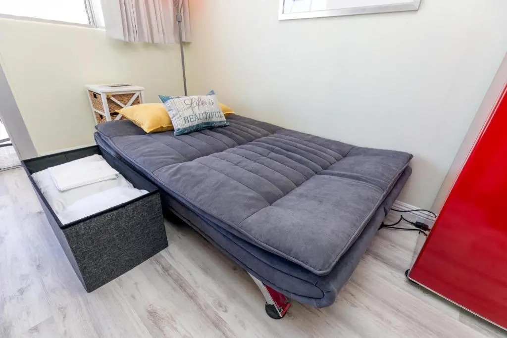 Beautifully Remodeled Studio in the Aloha Surf in Waikiki - 15th Floor - Mountain and Partial Ocean Views