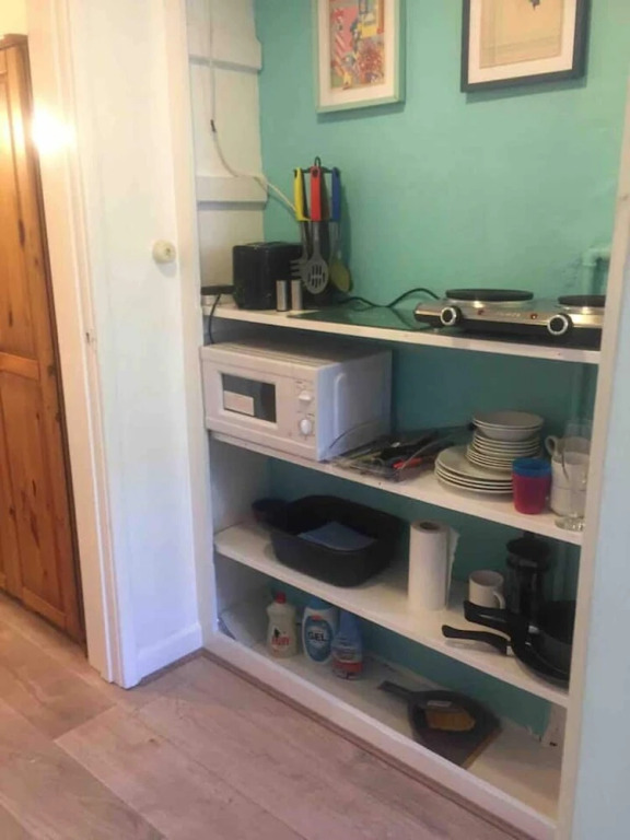 Compact Suite, 3 min From Beach - Inc Breakfast