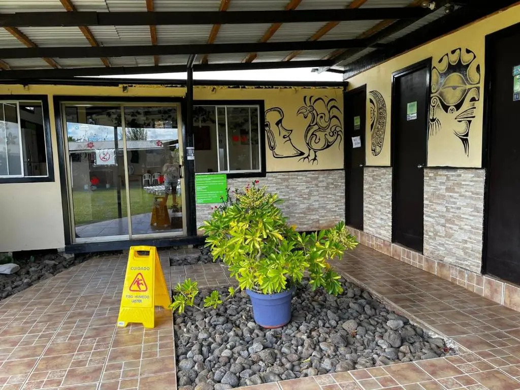 Camping Hostal Tipanie Moana Aeropuerto Centro