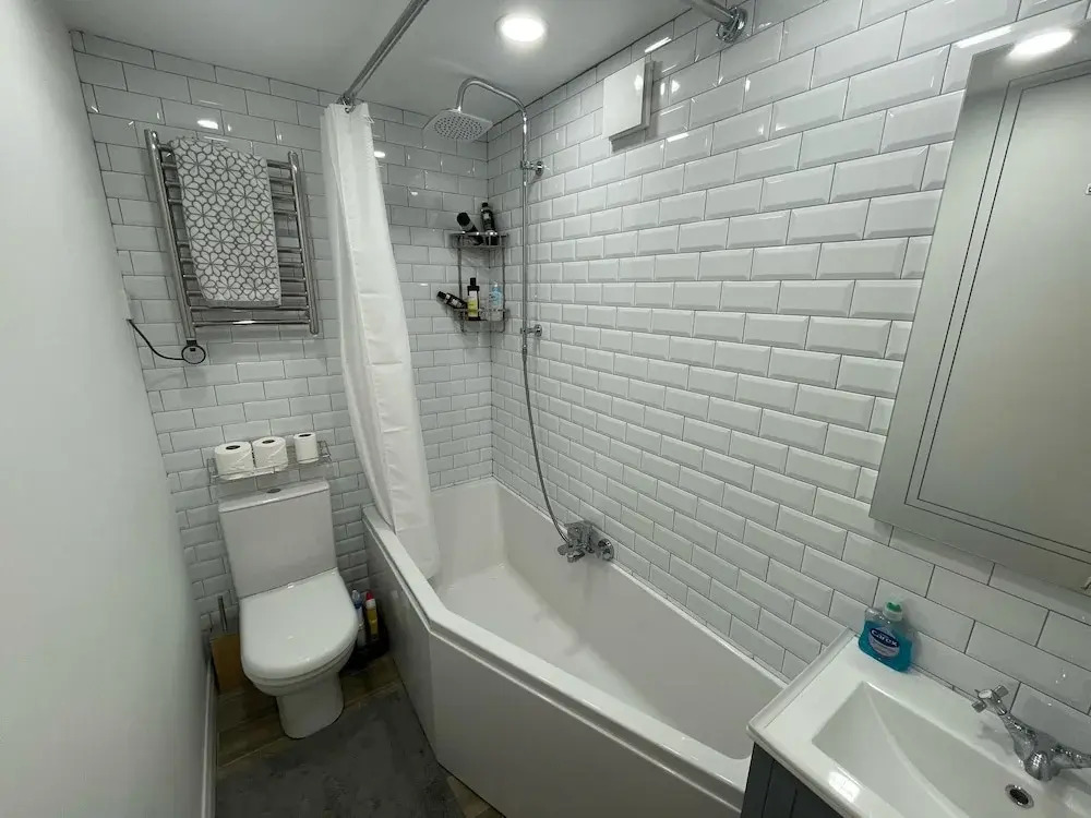 Beautiful Private Detached 1-bed Bungalow