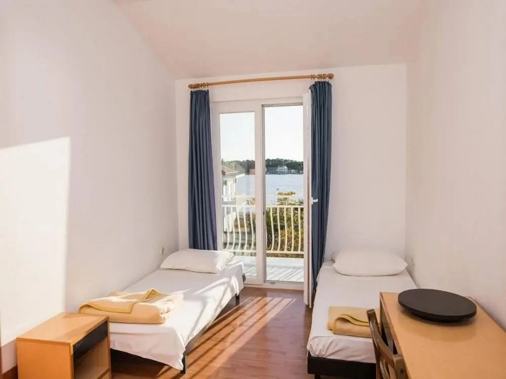 Apartment in Brodarica by the Beach