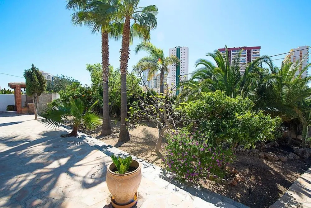 Villa - 4 Bedrooms with Pool and WiFi - 106398