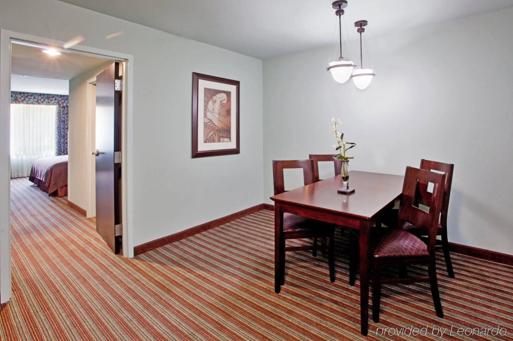 Holiday Inn Hotel & Suites Gateway by IHG