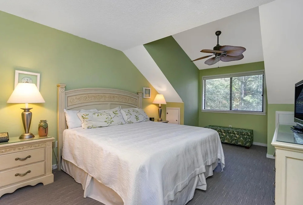 Clean and comfortable 2 bedroom 2 bath villa - 12G Richmond Park 2 Villa
