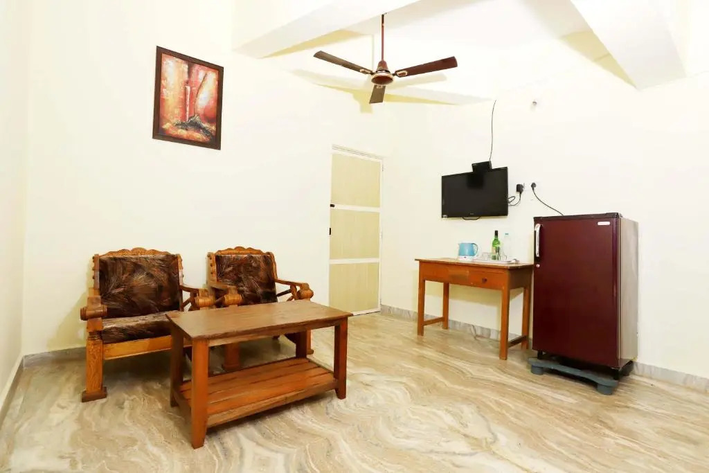 Morjim Sunset Hotel - 300 Meter to Morjim Beach with Pool & Kitchen Apartments