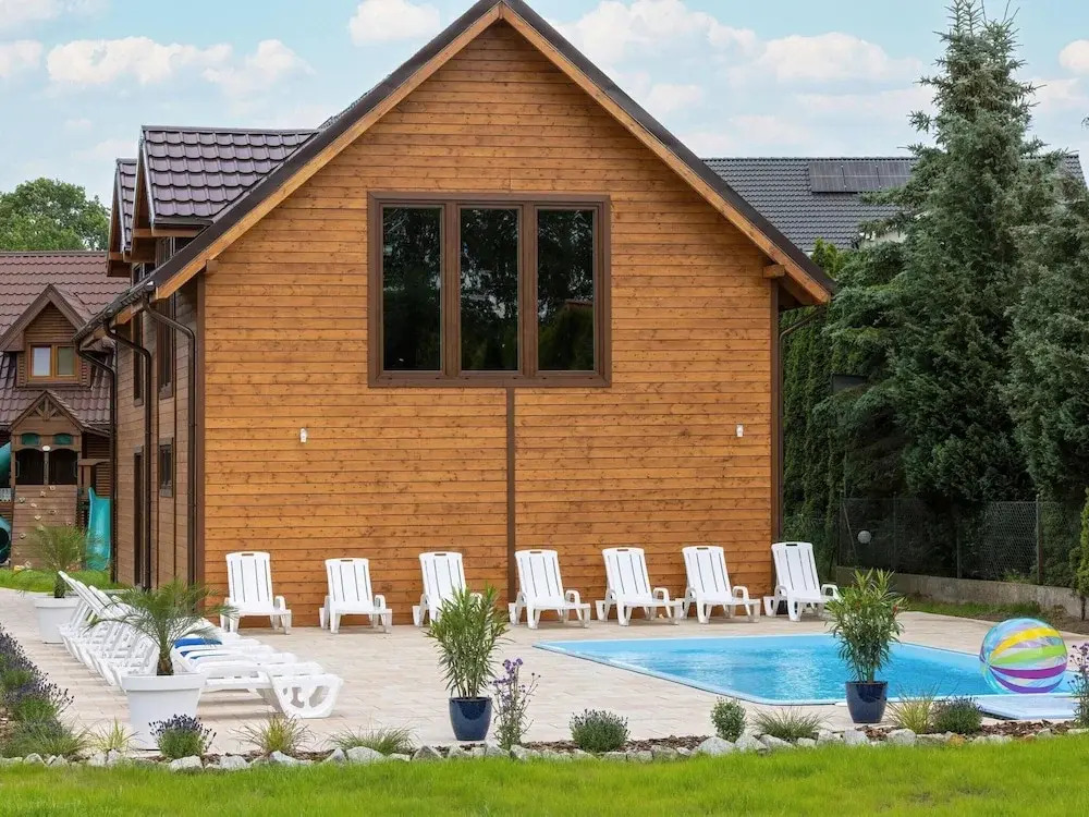 Comfortable houses with swimming pools, Rewal