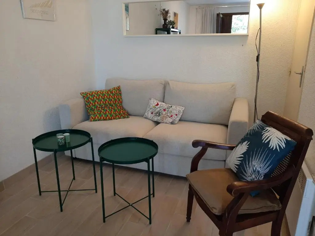Maison rénovée avec terrasse à 700m des plages, marché et activités - Tennis et piste cyclable à 10m - FR-1-239-385