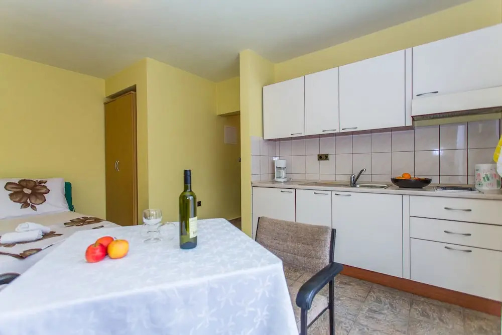 Apartments and Rooms Slavica