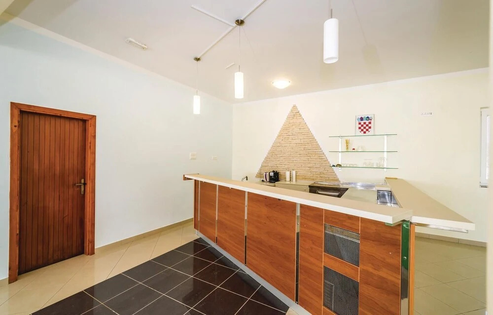 Stunning Home in Debeljak With Wifi and 6 Bedrooms