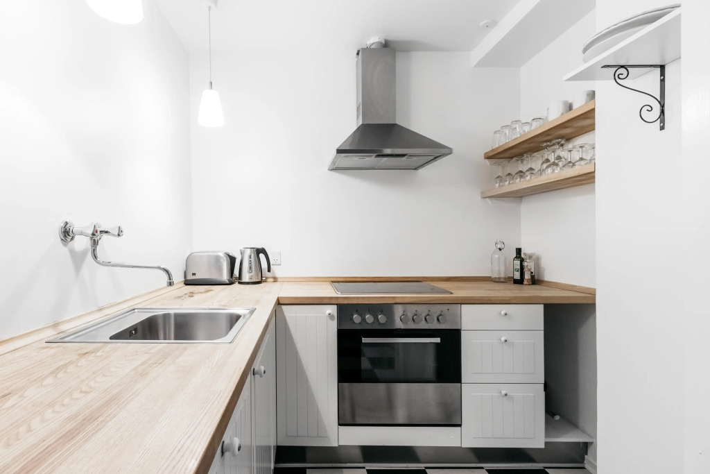 130 SQM - NYHAVN/New Harbor Location - 150M to Metro