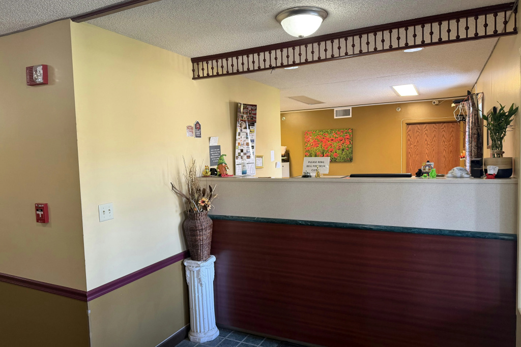 Royal Inn Rockville IN by Hotel O
