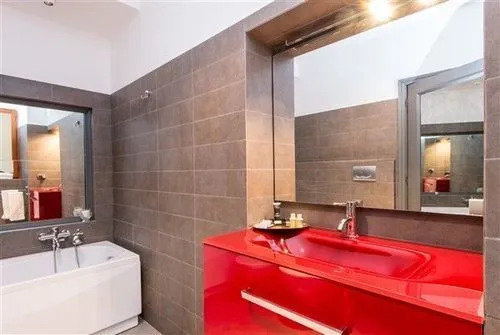 Yhr Suites