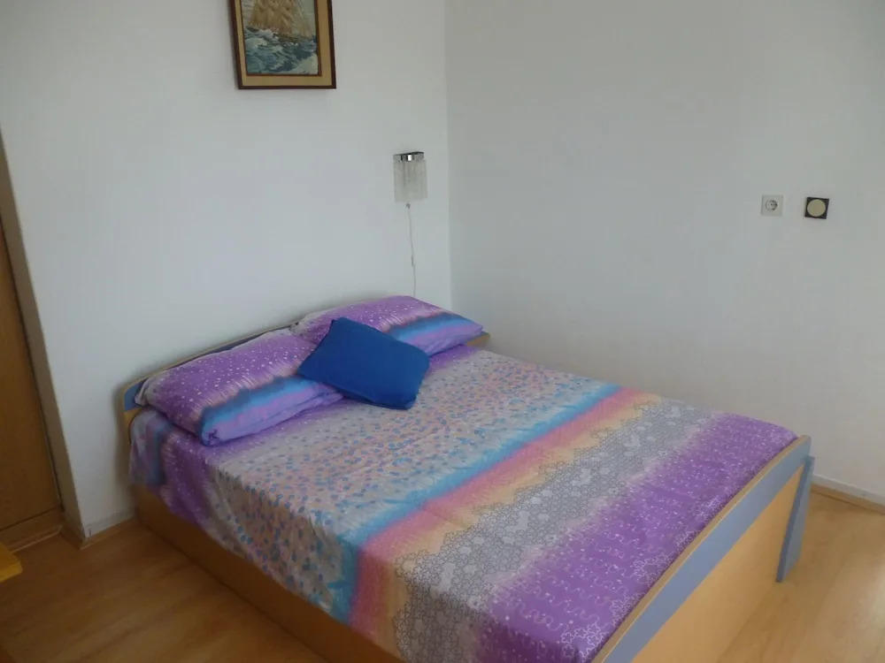 Apartment Tinka-with Beautiful Garden Area