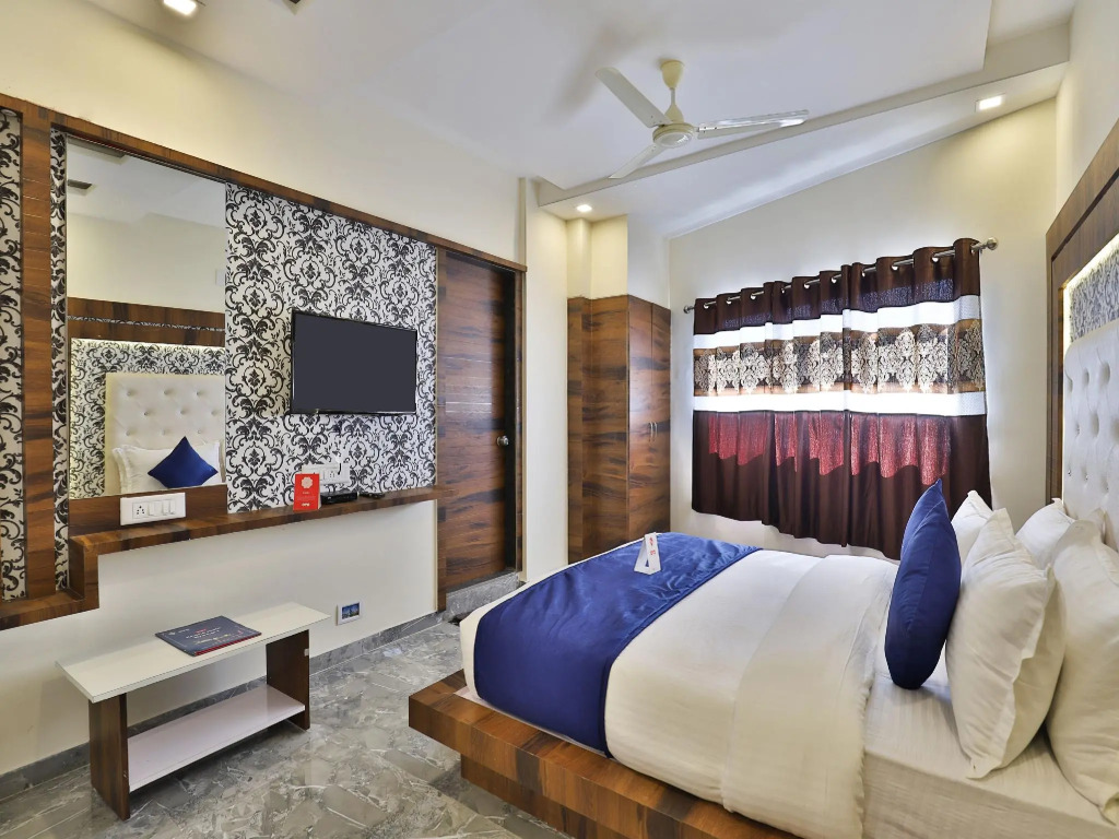 OYO 11067 Hotel Swastik Inn