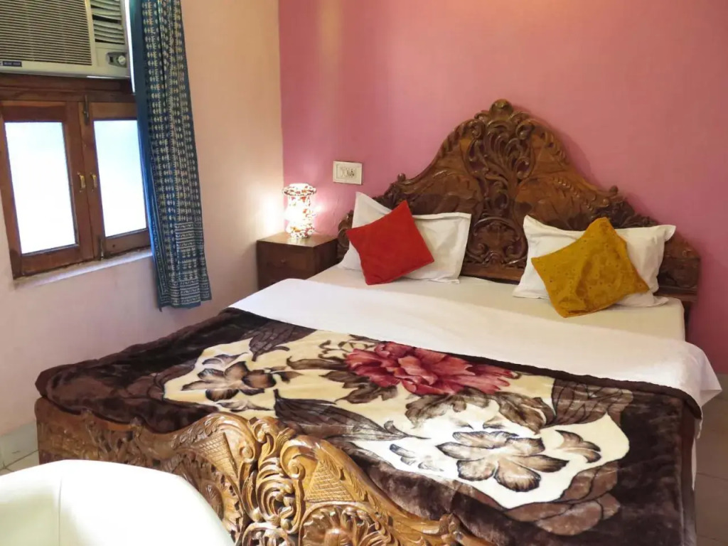 1 BR Guest house in Clock Tower Area, Jodhpur, by GuestHouser (474B)