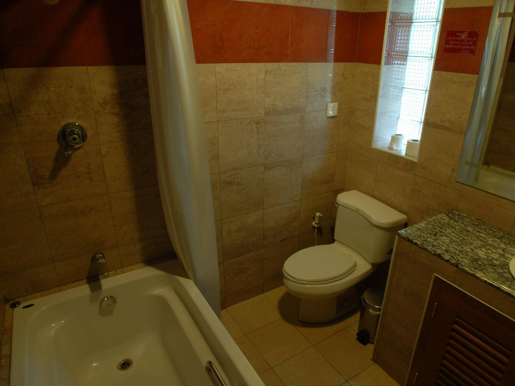 Myanmar Life Hotel