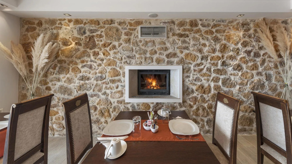 Iakovakis Suites & Spa