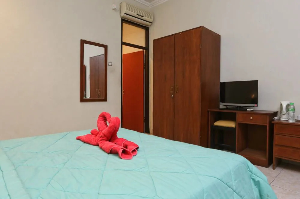 RedDoorz @ Bukit Tunggal Street