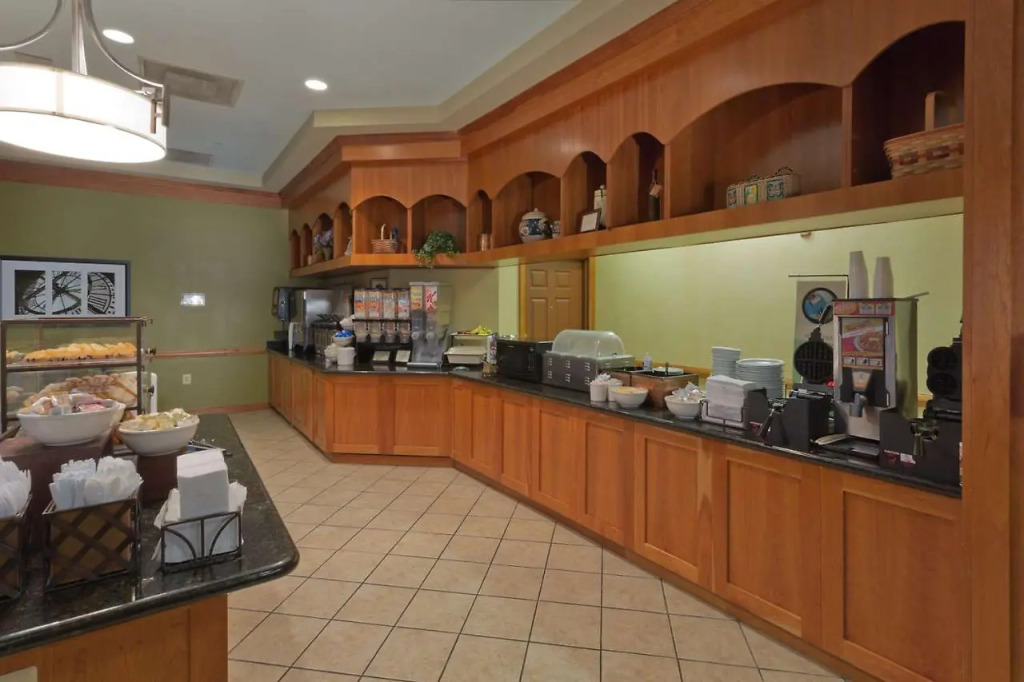 Country Inn & Suites by Radisson, BWI Airport Baltimore , MD