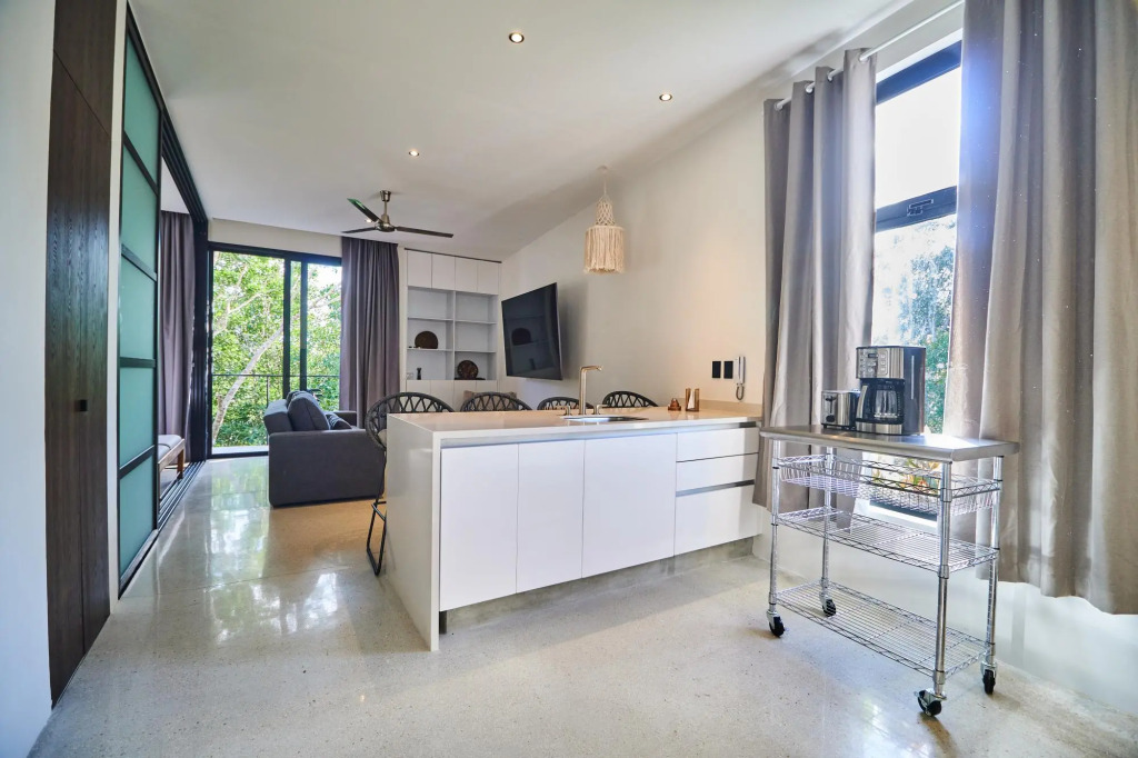 Spacious Trendy Apartment Breathtaking Terrace & Infinity Pool Lounge & Yoga Area