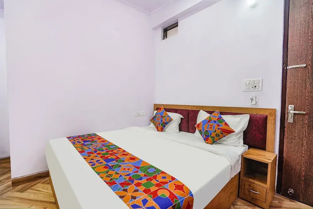 FabHotel Raghav Raj Inn - Nr Bharat Kala Bhavan