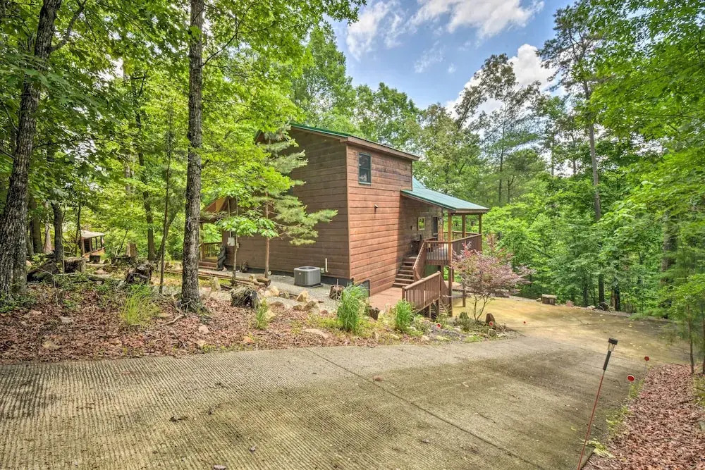 Dreamy Ellijay Resort Cabin w/ Game Room & Decks!