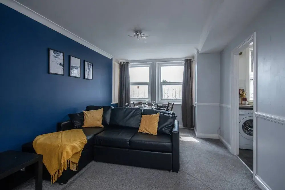 in Bournemouth With 2 Bedrooms and 1 Bathrooms