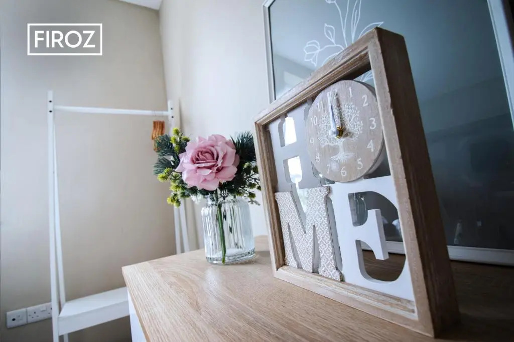 2 Bedroom 1 Bathroom Town Center Apartment With Free Parking By Firoz Property Management