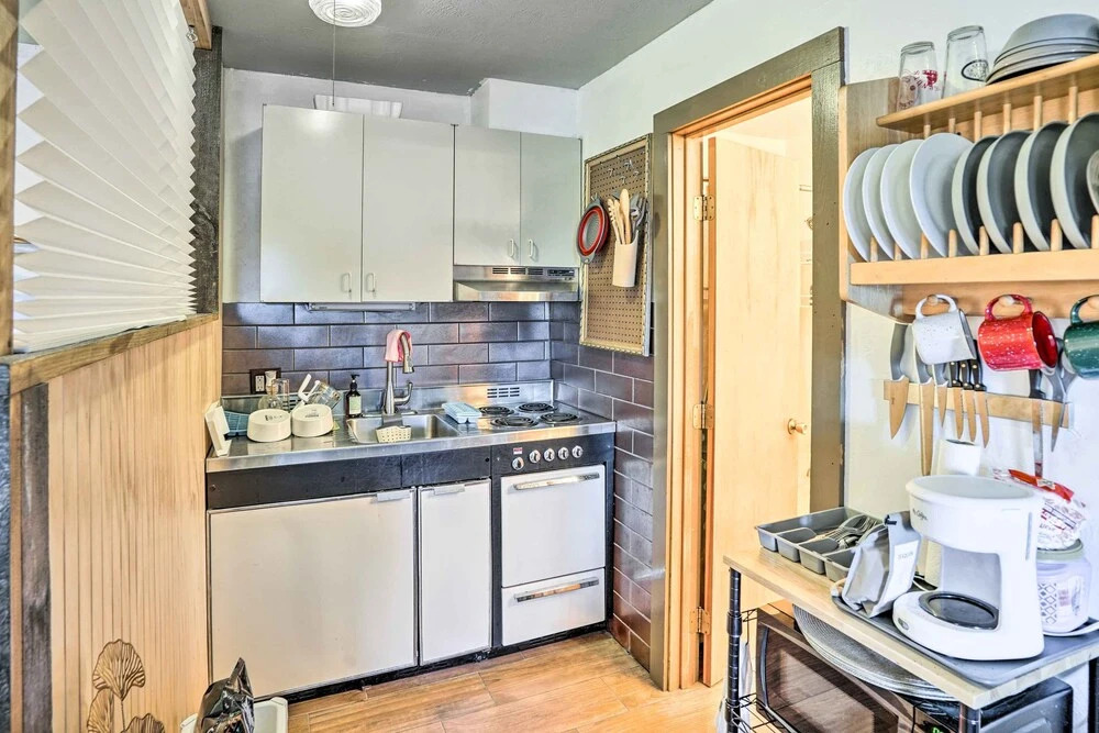 First-floor Hunter Condo < 1 Mi to Slopes!