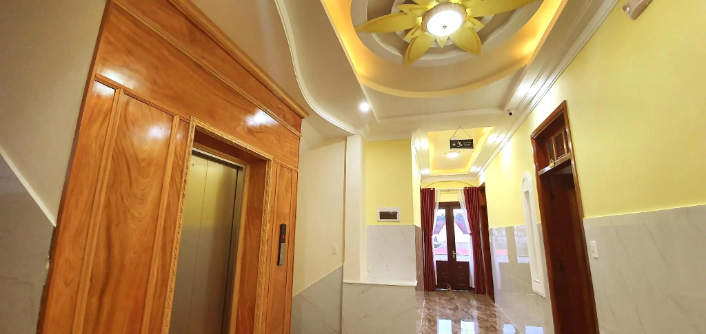 Capital O 1198 Dinh Loan Hotel