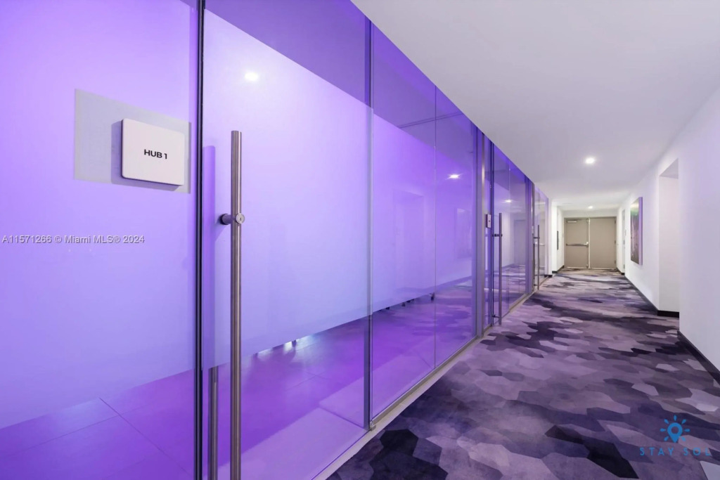 Beautiful Studio  Amazing Pool  Gym  Bar and Spa