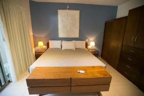 Groovy 1br Condo at Great Location by Happy Address