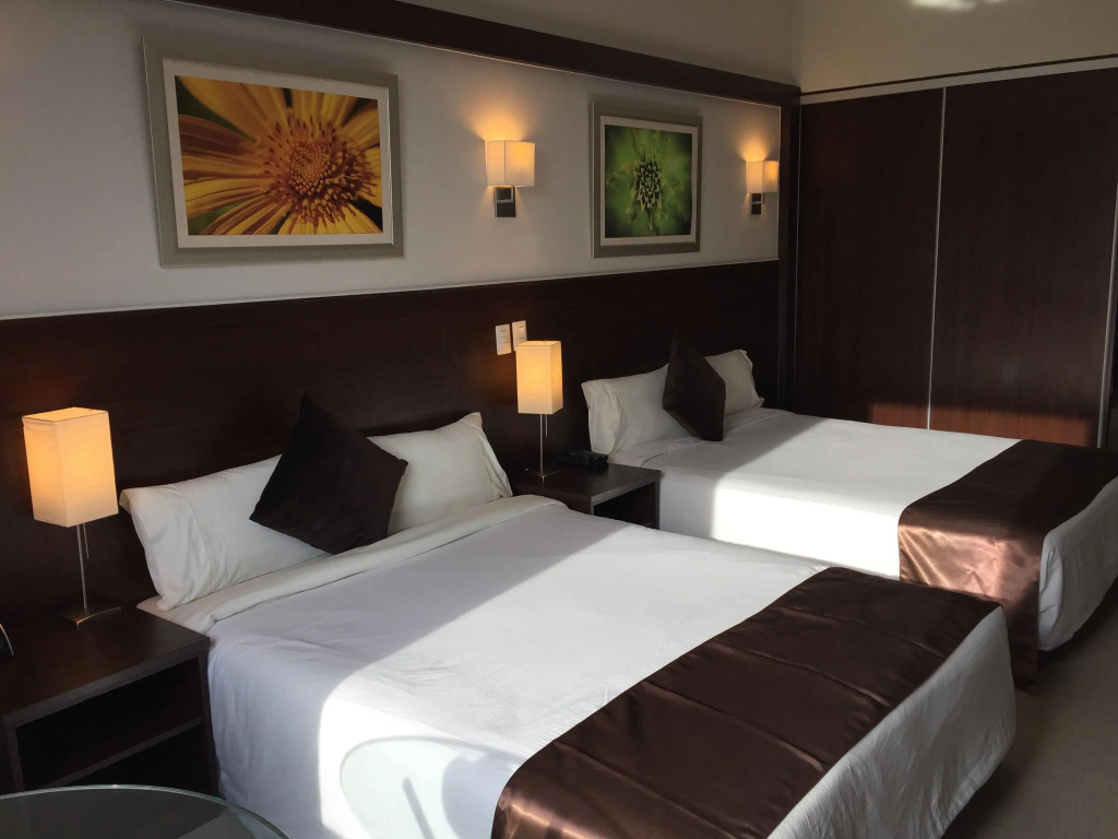 Weston Suites Hotel
