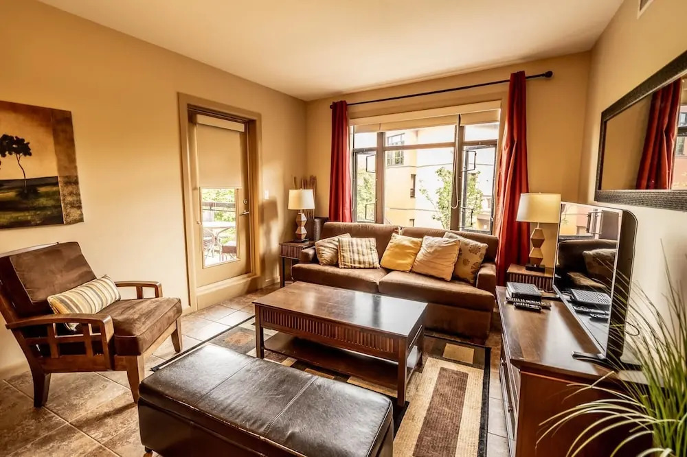 Easy Access Ground Floor Apartment #114
