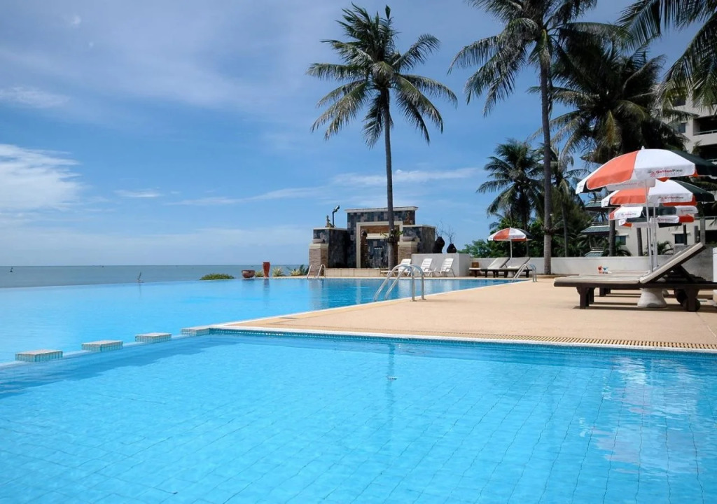 Golden Pine Beach Resort